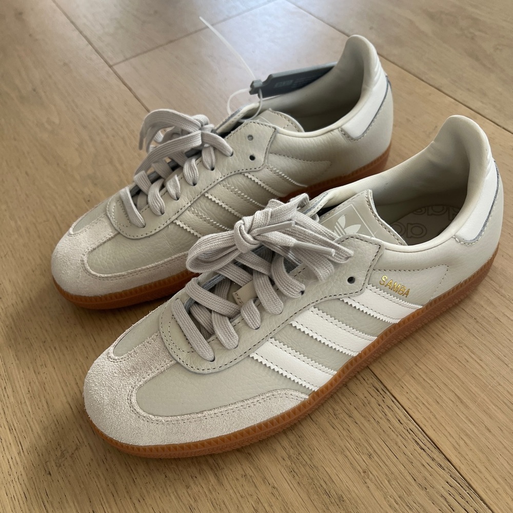 NWT Adidas Sambas OG beige/white size 8 Women’s